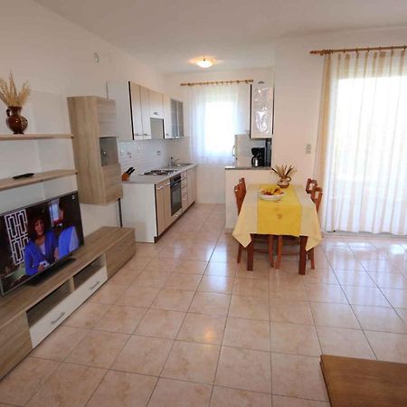 Apartments In Silo/Insel Krk 13430 外观 照片