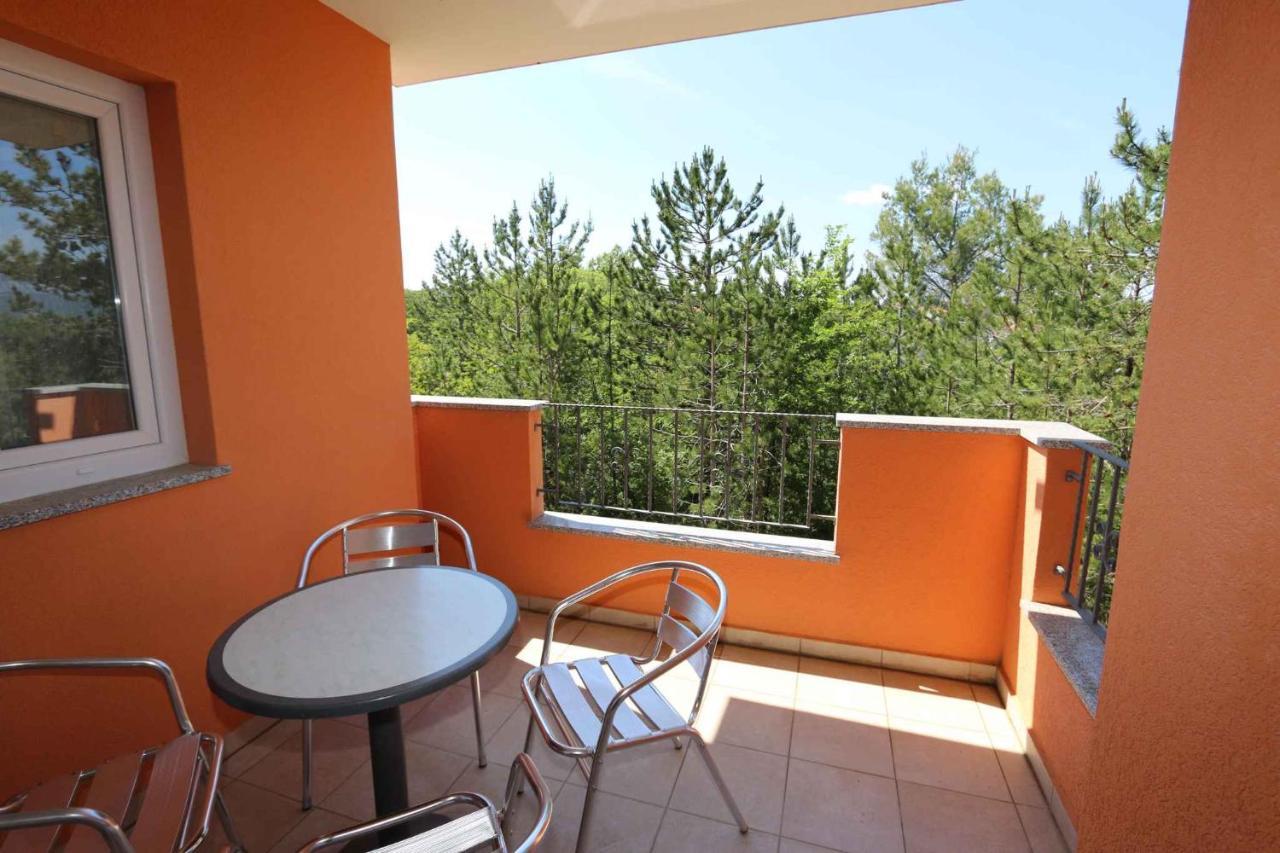Apartments In Silo/Insel Krk 13430 外观 照片
