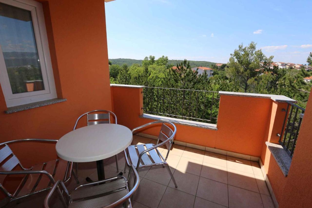 Apartments In Silo/Insel Krk 13430 外观 照片