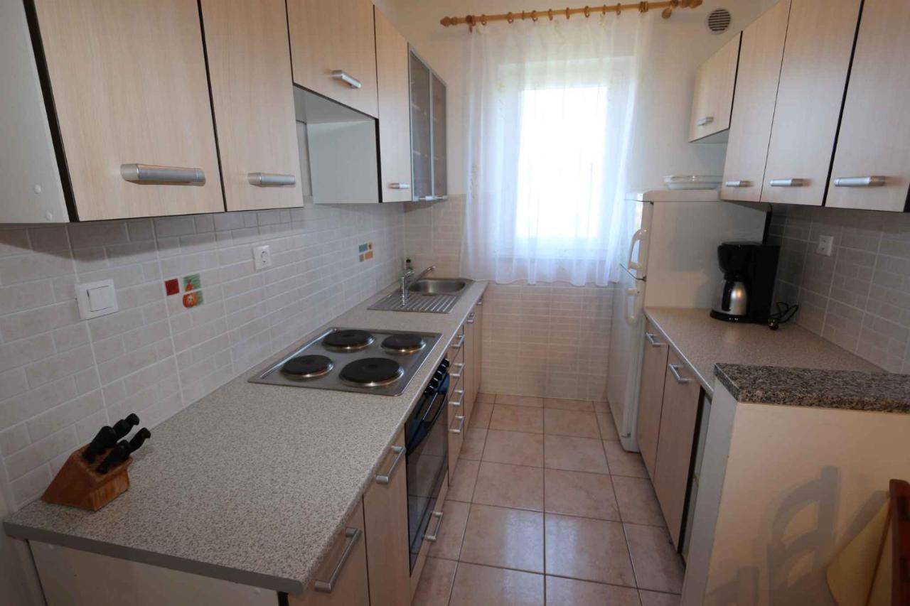 Apartments In Silo/Insel Krk 13430 外观 照片